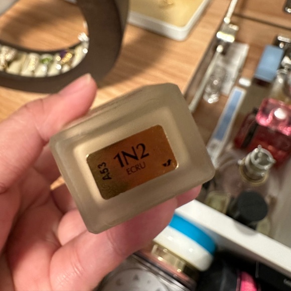 Estee Lauder Double Wear Stay In Place Makeup Foundation - Picture 3 of 3